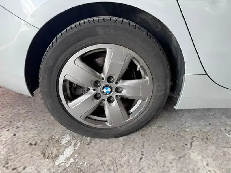 Usado BMW 116 116 CV (85 kW) 2021 Gris / plata Utilitario