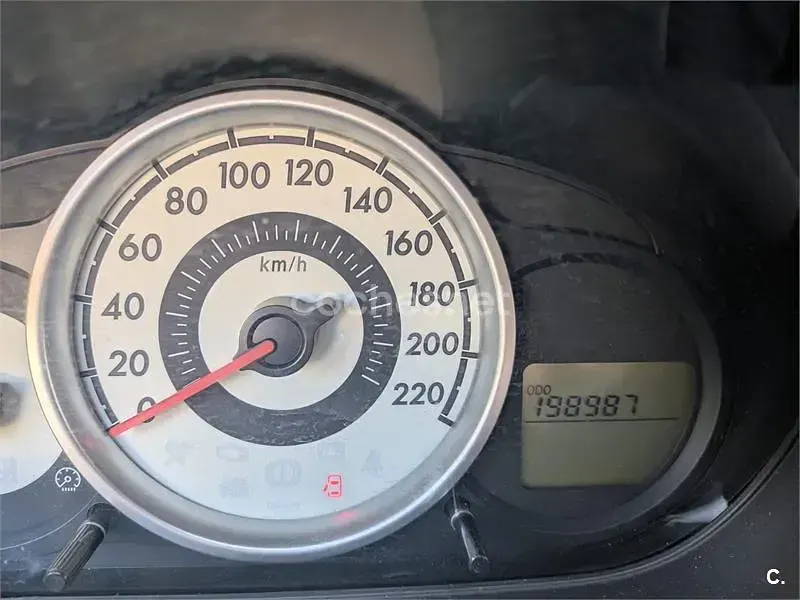 Usado Mazda 2 Active 75 CV (55 kW) 2008 Blanco Utilitario