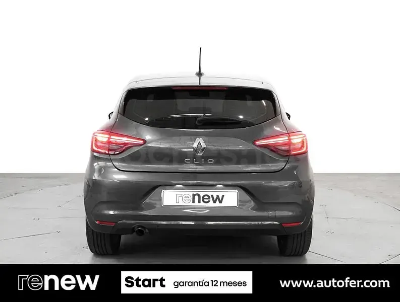Usado Renault Clio V Zen 100 CV (73 kW) 2021 Gris / plata Berlina