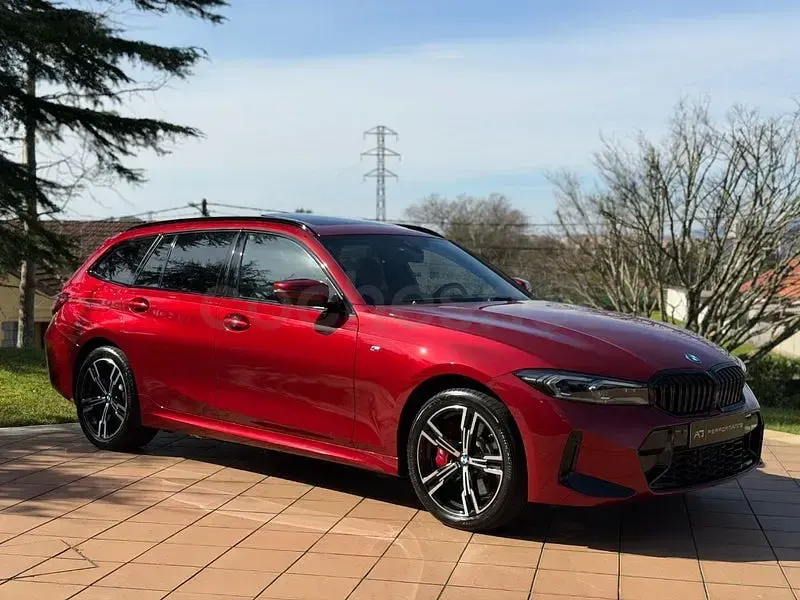 Käytetty BMW 330e Comfort Edition 292 HP (214 kW) 2025 Punainen Farmari