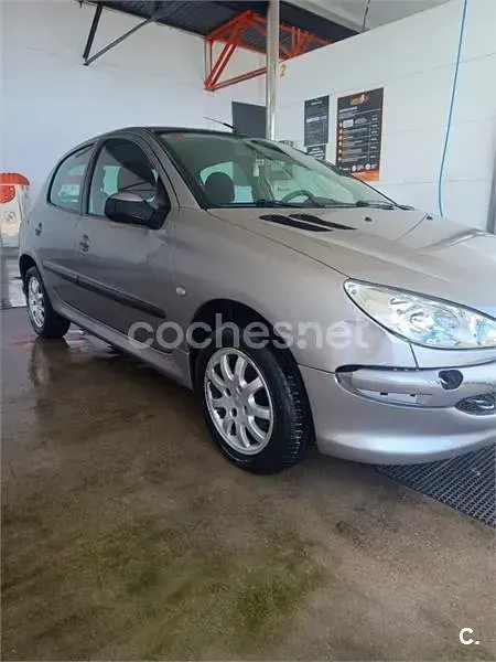 Begagnad Peugeot 206 75 HK (55 kW) 2005 Grå Sedan
