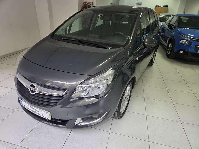 Usado Opel Meriva Selective 120 CV (88 kW) 2017 Gris / plata Monovolumen