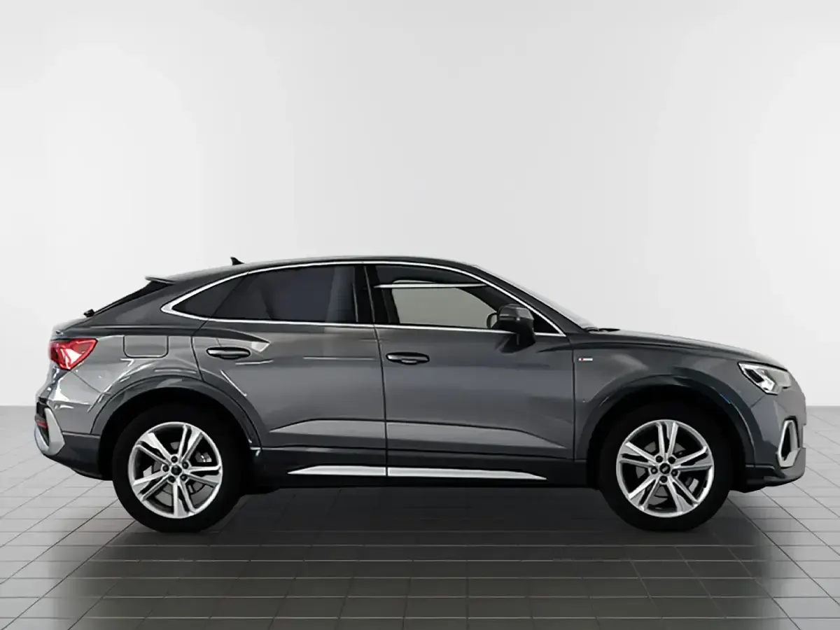 Usado Audi Q3 Sportback S-Line 150 CV (110 kW) 2022 Gris SUV