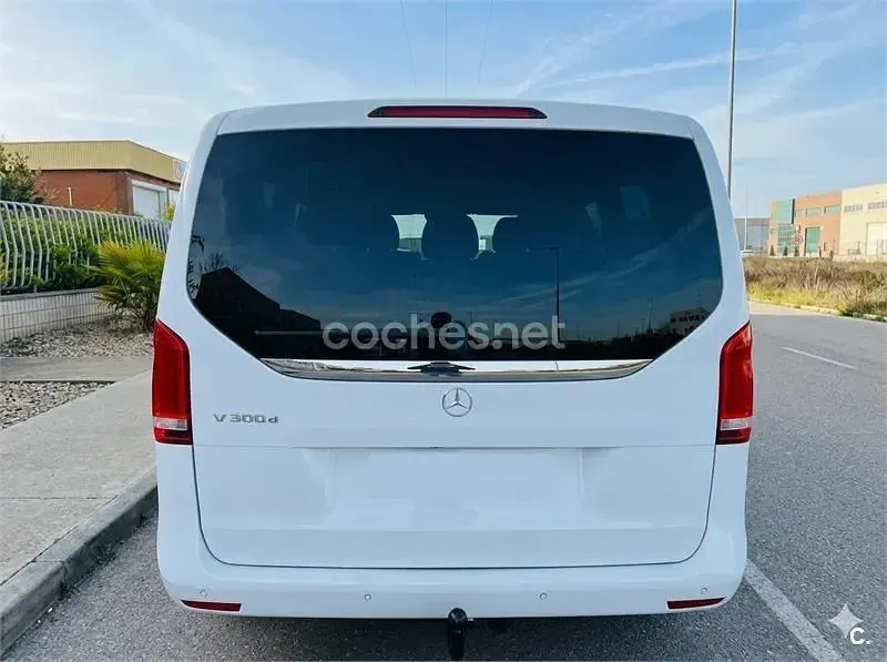 Occasion Mercedes V300 Avantgarde 239 PK (175 kW) 2021 Wit MPV