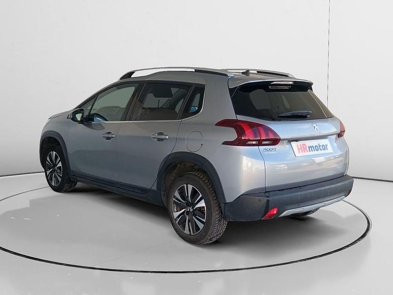 Usado Peugeot 2008 Allure 82 CV (60 kW) 2019 Gris SUV