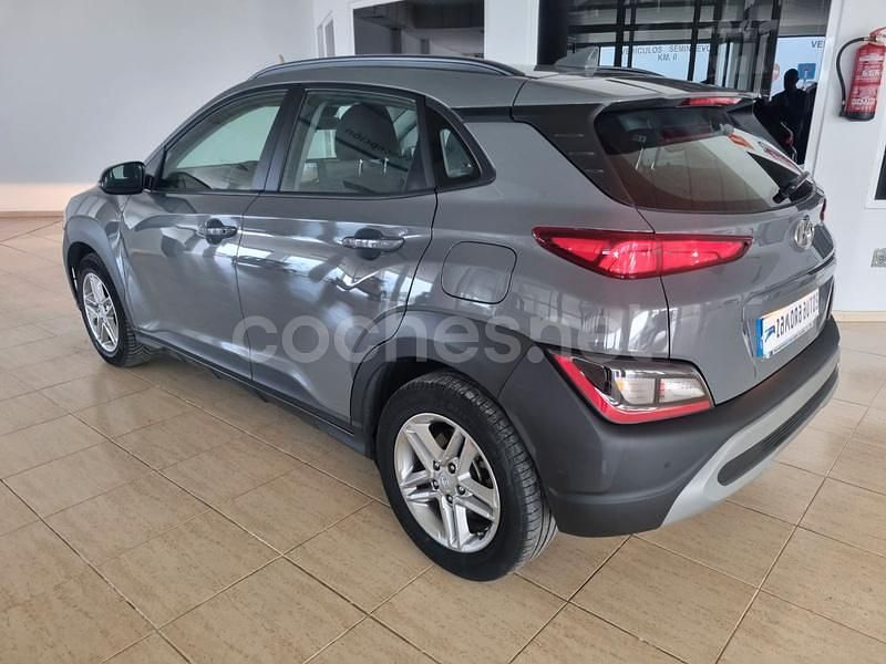 Usado Hyundai Kona 120 CV (88 kW) 2021 Gris / plata SUV