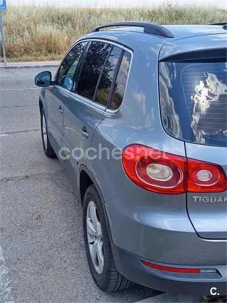 Usado VW Tiguan 140 CV (102 kW) 2009 Gris / plata SUV