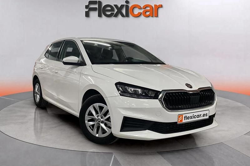Usado Skoda Fabia Style 110 CV (80 kW) 2022 Blanco Utilitario