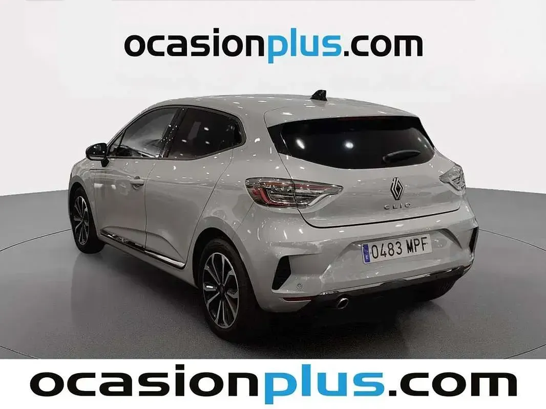 Usado Renault Clio Techno 91 CV (66 kW) 2024 Gris Utilitario