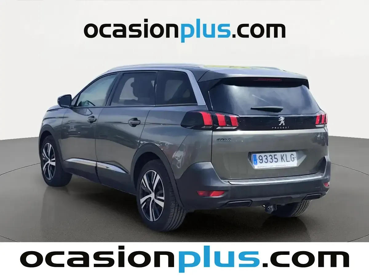Usado Peugeot 5008 Allure 130 CV (95 kW) 2018 Gris SUV