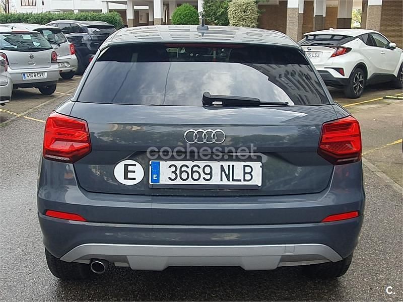 Usado Audi Q2 Advanced Plus 116 CV (85 kW) 2018 Gris / plata SUV