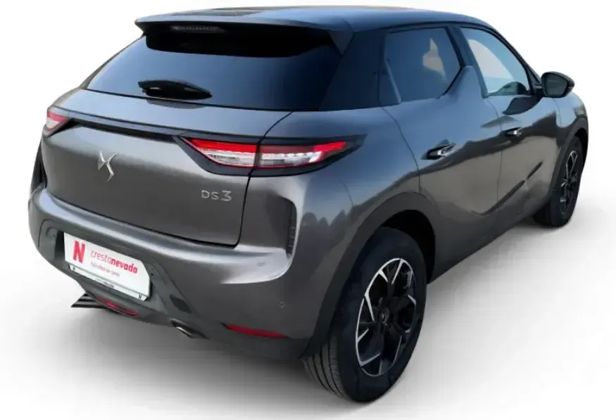 Usado DS Automobiles DS3 Crossback So Chic 110 CV (80 kW) 2021 Gris / plata SUV