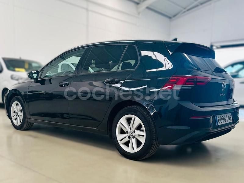 Usado VW Golf VIII Life 110 CV (80 kW) 2021 Negro Berlina