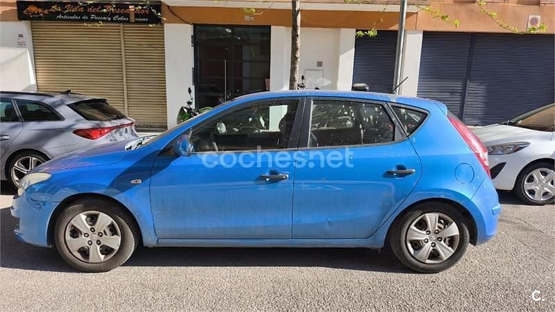 Usado Hyundai i30 Classic 109 CV (80 kW) 2010 Azul Berlina