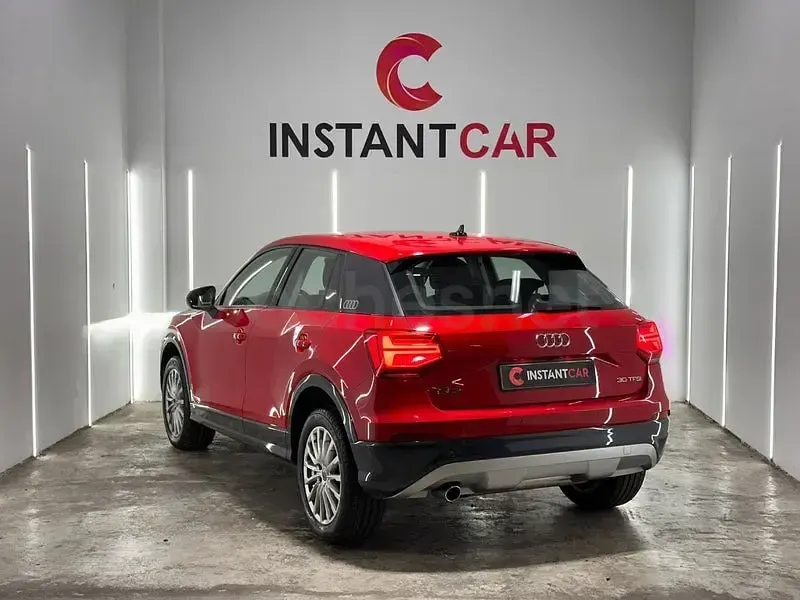 Usado Audi Q2 Advanced Plus 116 CV (85 kW) 2019 Rojo SUV