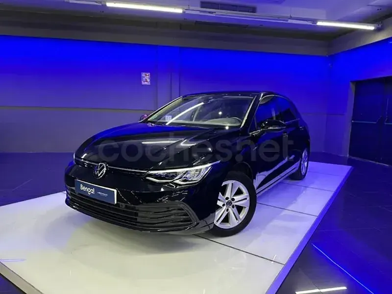 Usado VW Golf VIII Life 115 CV (84 kW) 2021 Negro Berlina