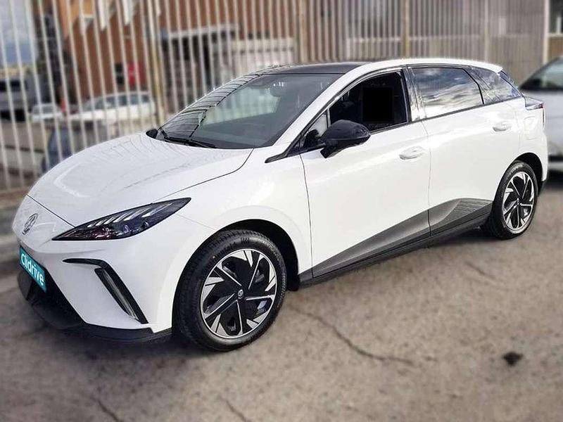 Usado MG MG4 EV Luxury 150 kW (204 CV) 2023 Blanco Utilitario