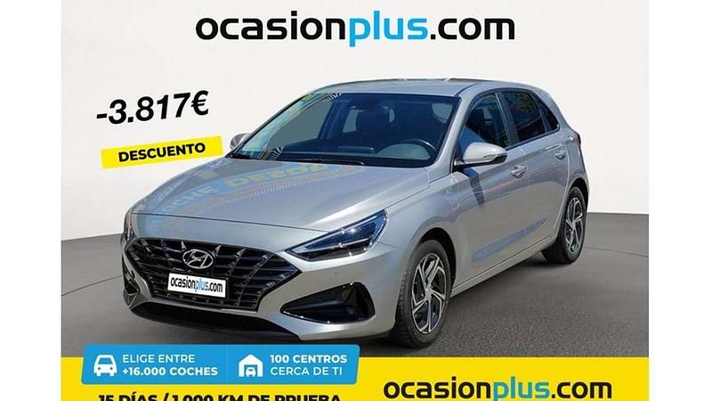 Plateado Usado 2022 Hyundai i30 Utilitario | 13.512 € (Buen precio) - Imagen 1/4