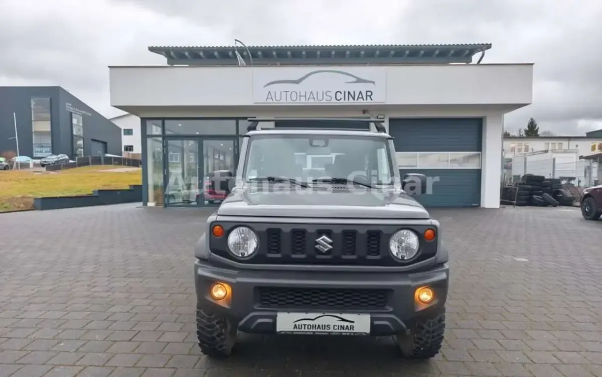 Usado Suzuki Jimny 102 CV (75 kW) 2019 Gris SUV
