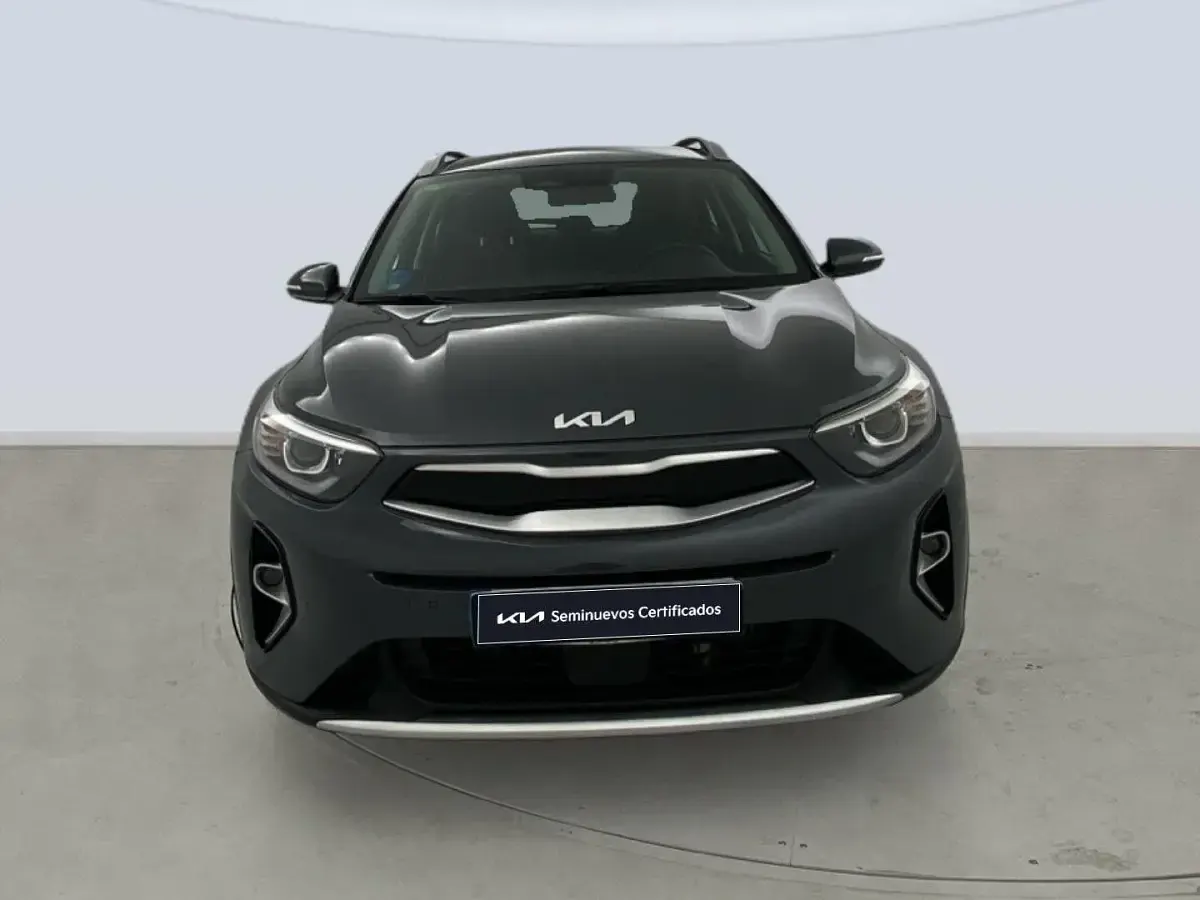 Usado Kia Stonic Plus 101 CV (74 kW) 2022 Gris SUV