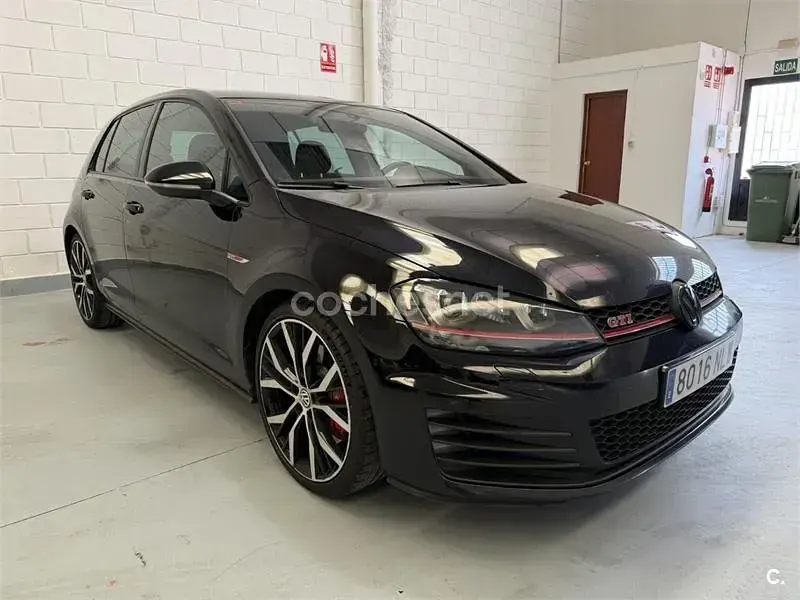 Usado VW Golf VII GTI 230 CV (169 kW) 2014 Negro Berlina