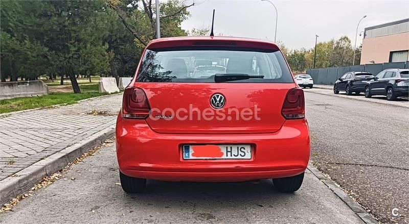Usado VW Polo Advance 70 CV (51 kW) 2012 Rojo Berlina