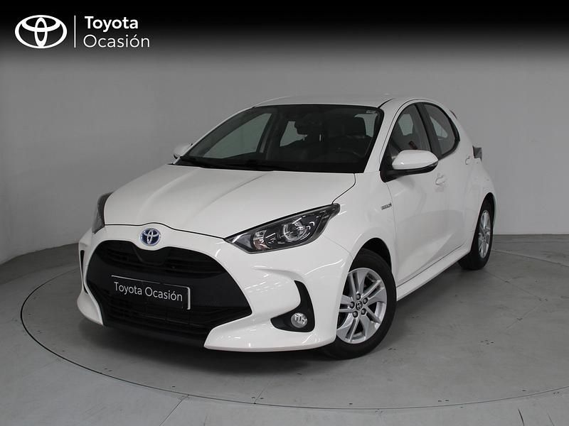 Usado Toyota Yaris Hybrid Business Edition 116 CV (85 kW) 2021 Blanco Berlina
