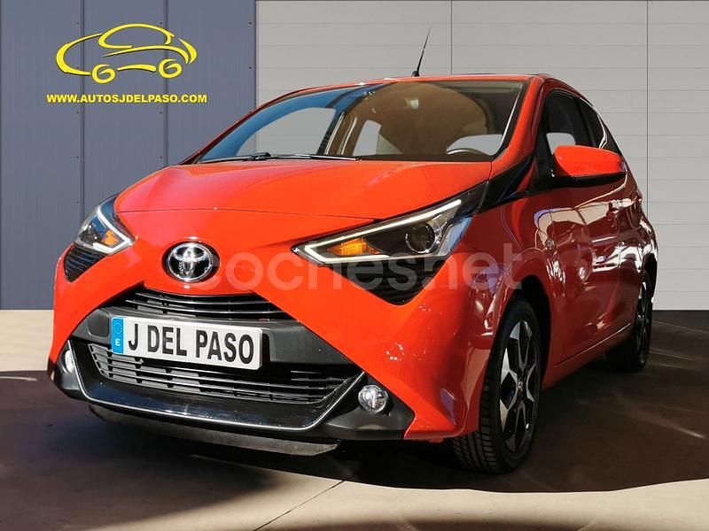 Rojo Usado 2021 Toyota Aygo X-play Utilitario | 10.900 € (Precio justo) - Imagen 1/4