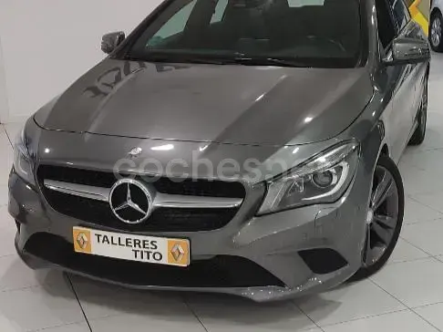 Usado Mercedes CLA250e Shooting Brake Urban 211 CV (155 kW) 2015 Beige Familiar