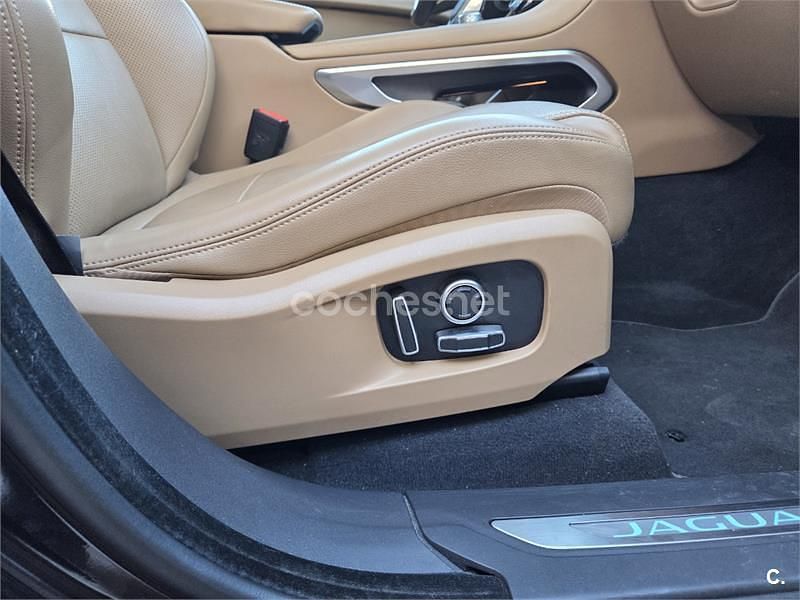 Usado Jaguar F-Pace 204 CV (150 kW) 2022 Negro SUV