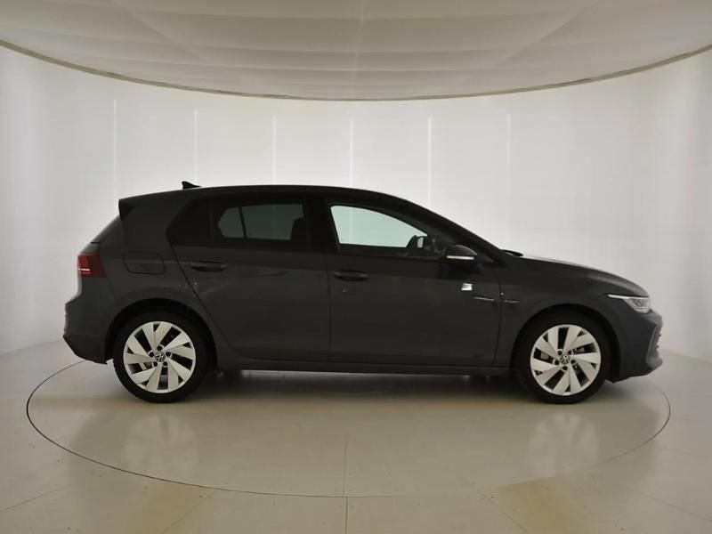 Usado VW Golf VIII 115 CV (84 kW) 2025 Gris/plata