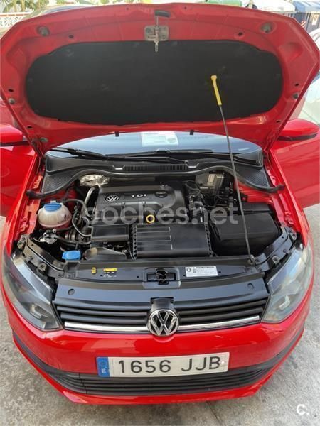 Usado VW Polo Edition 75 CV (55 kW) 2015 Rojo Berlina