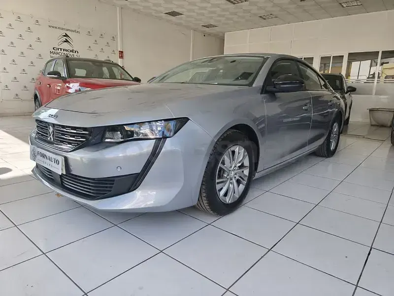 Usado Peugeot 508 Active 130 CV (95 kW) 2022 Gris / plata Berlina