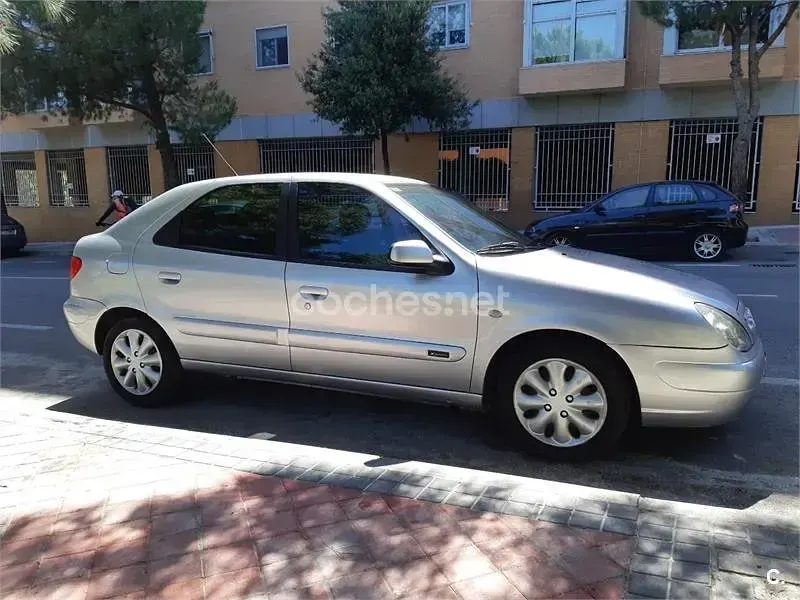 Usado Citroën Xsara 110 CV (80 kW) 2001 Gris / plata Familiar