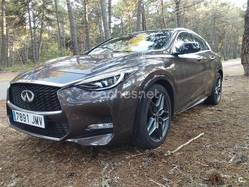 Marrón Usado 2016 Infiniti Q30 Sport Tech Utilitario | 14.500 € (Precio justo) - Imagen 1/4