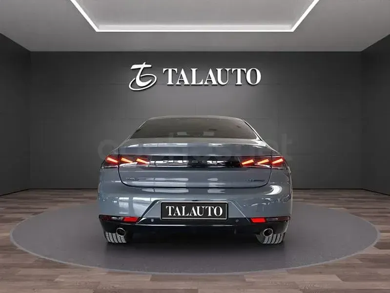 Usado Peugeot 508 GT 225 CV (165 kW) 2023 Gris / plata Berlina