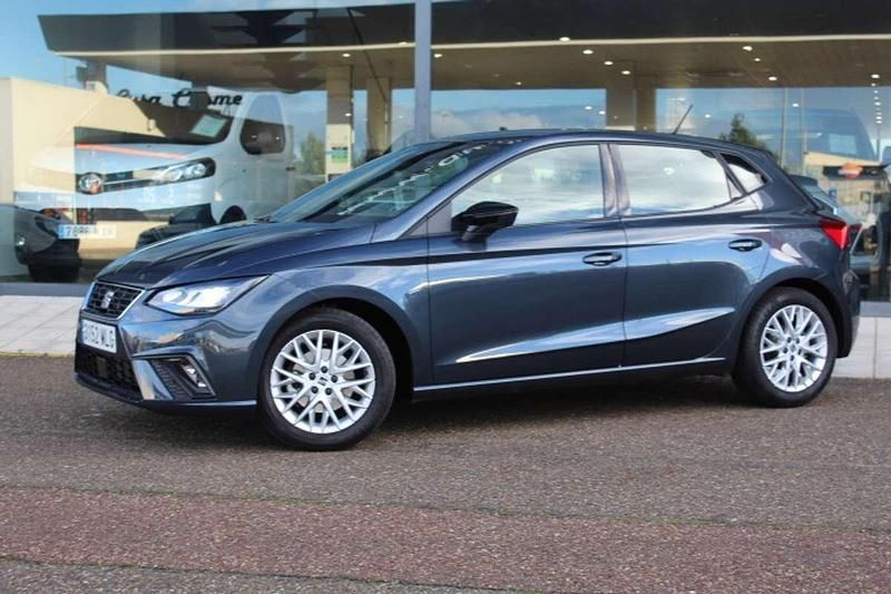 Usado Seat Ibiza FR 116 CV (85 kW) 2024 Gris Utilitario