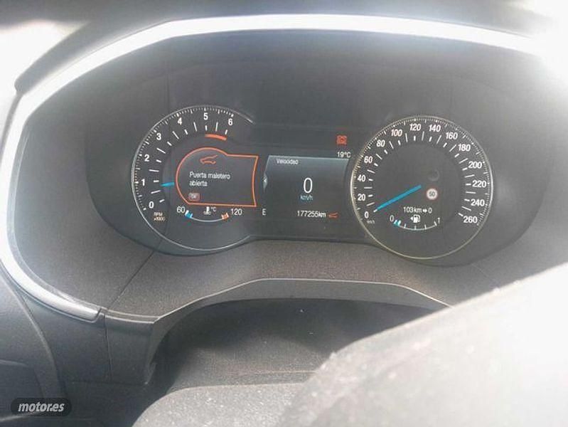 Usado Ford S-MAX Titanium 149 CV (109 kW) 2017 Gris Monovolumen