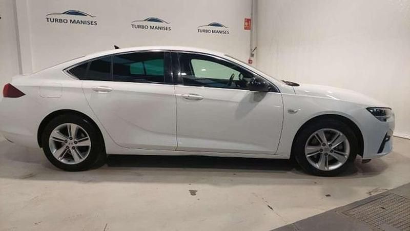 Usado Opel Insignia Business Elegance 122 CV (89 kW) 2022 Blanco Berlina