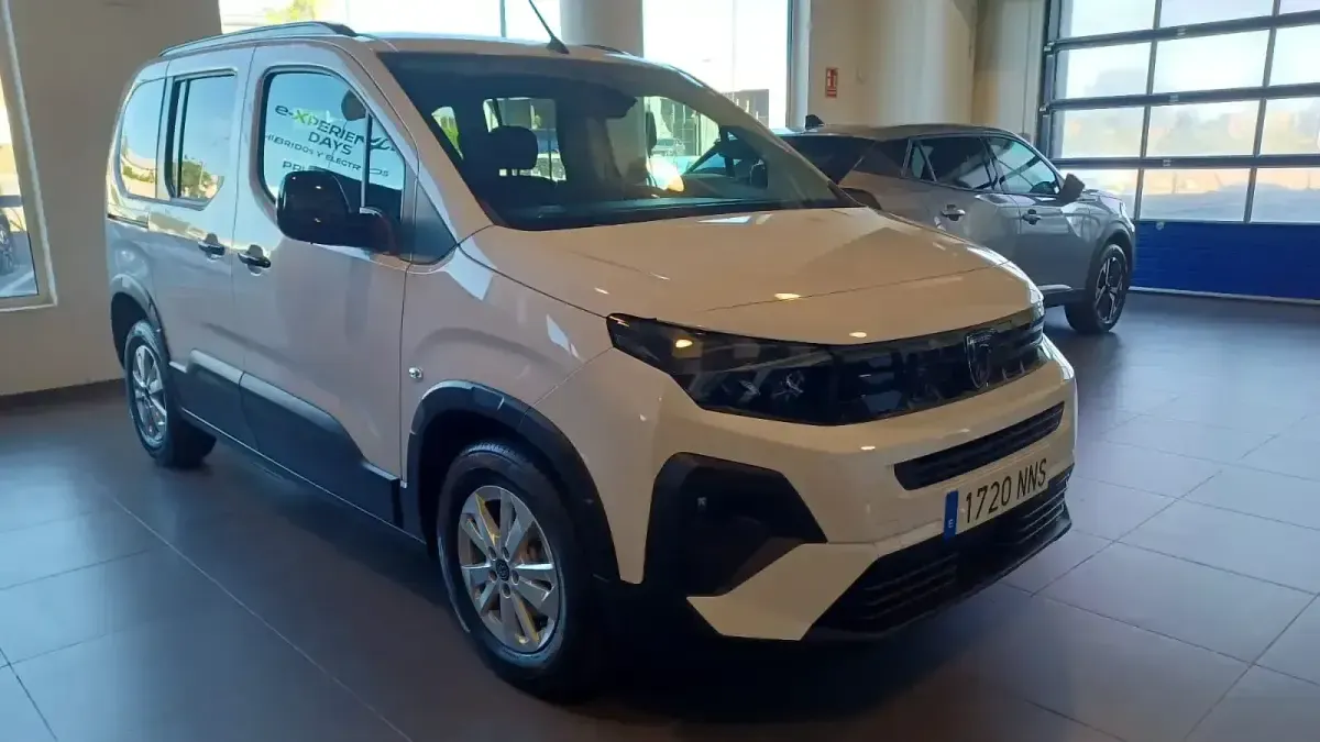 Nuevo Peugeot Rifter Allure 100 CV (73 kW) 2026 Blanco Monovolumen
