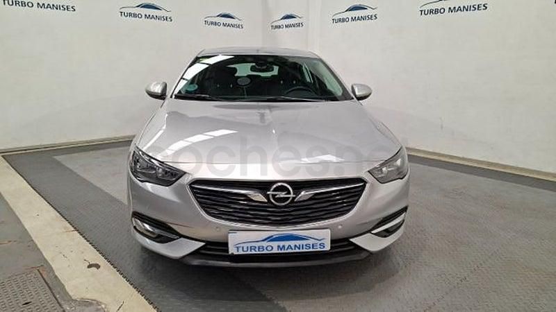 Usado Opel Insignia Innovation 165 CV (121 kW) 2020 Gris / plata Berlina