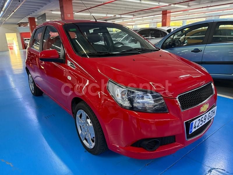 Rojo Usado 2011 Chevrolet Aveo LS Berlina | 6490 € (Un poco caro) - Imagen 1/4
