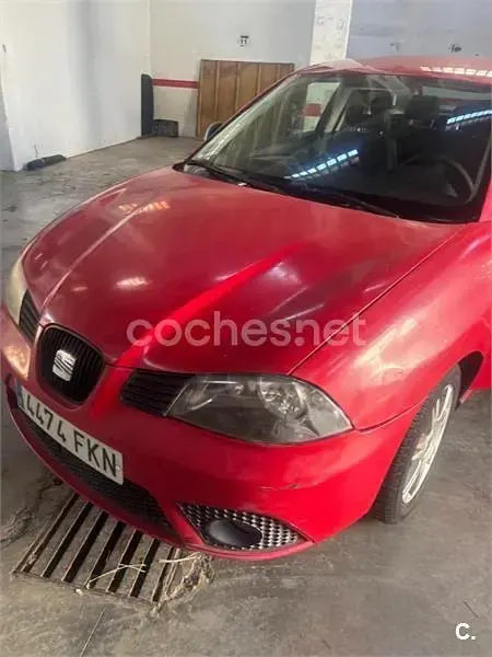 Usado Seat Ibiza Reference 85 CV (62 kW) 2007 Rojo Utilitario
