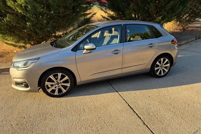 Usado Citroën C4 Live 101 CV (74 kW) 2016 Gris Berlina
