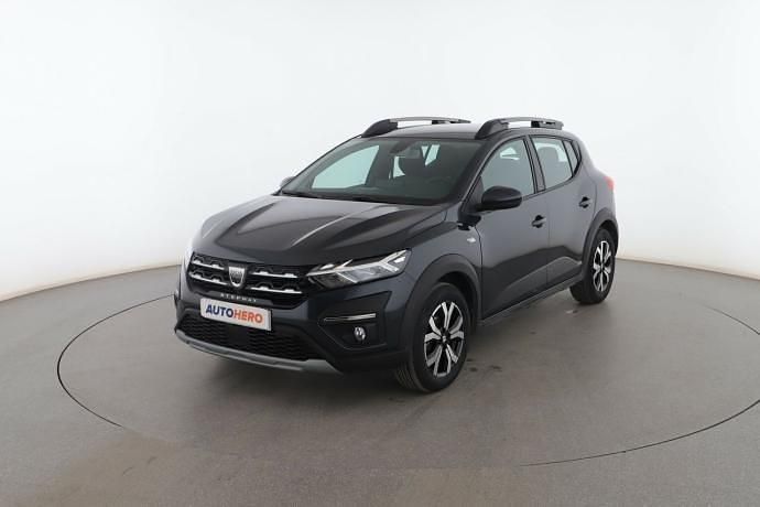 Gris Usado 2022 Dacia Sandero Comfort Utilitario | 16.699 € (Un poco caro) - Imagen 1/3