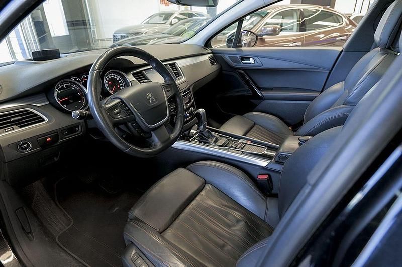 Usado Peugeot 508 RXH 181 CV (133 kW) 2017 Negro Familiar