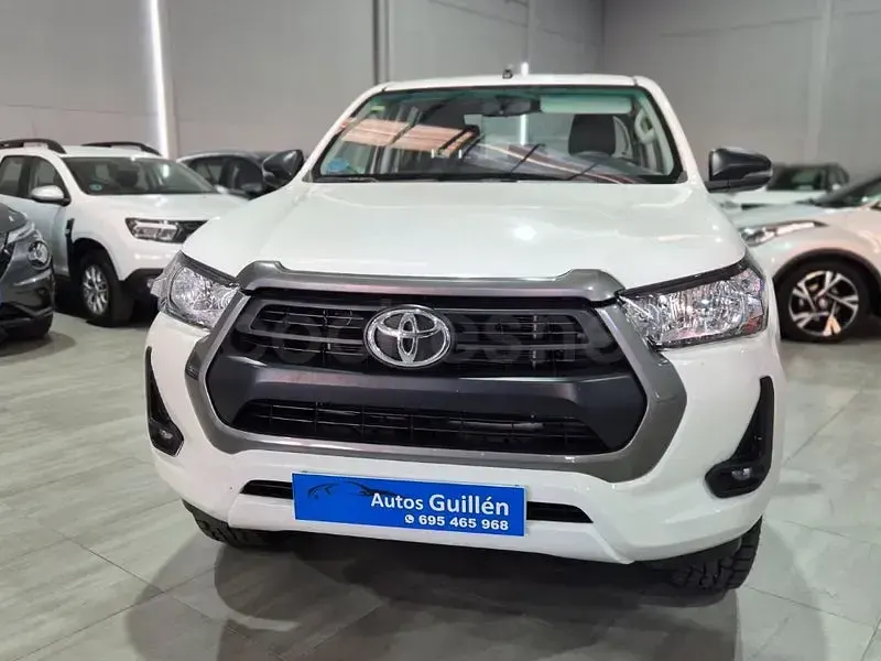 Usado Toyota HiLux 150 CV (110 kW) 2022 Blanco Pickup/Camioneta