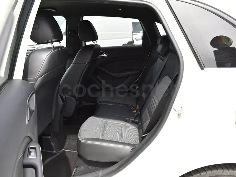 Usado Mercedes B200 136 CV (100 kW) 2017 Blanco Utilitario