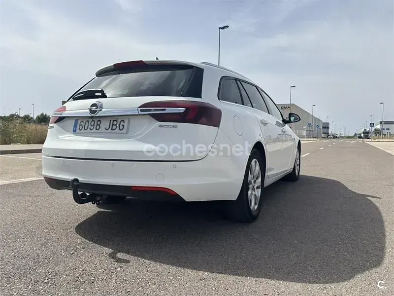 Usado Opel Insignia Excellence 140 CV (102 kW) 2014 Blanco Familiar