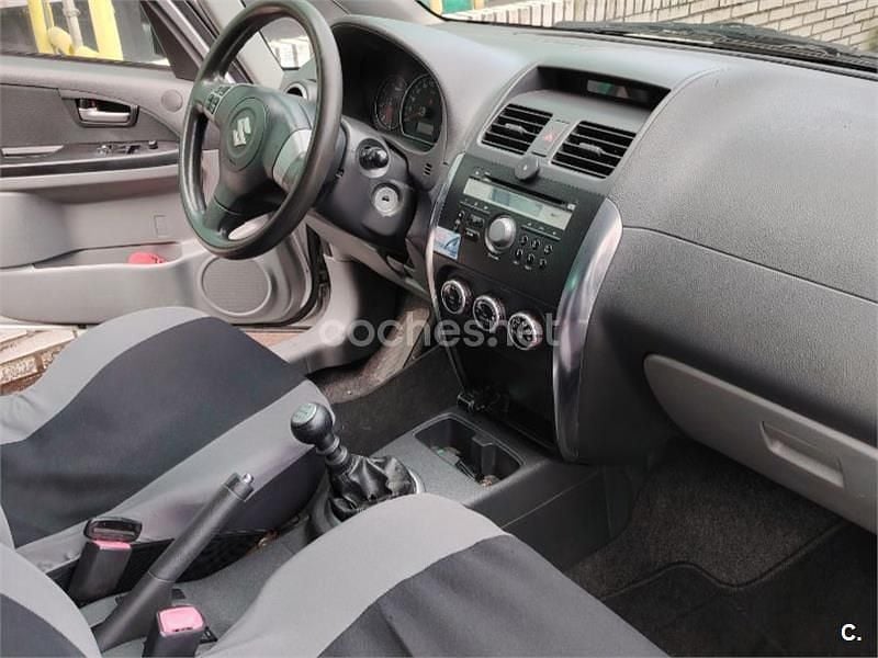 Usado Suzuki SX4 120 CV (88 kW) 2006 Gris / plata SUV